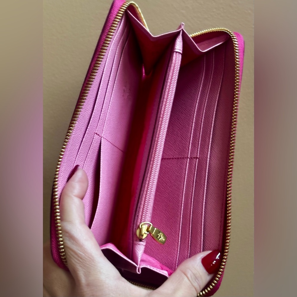 MCM MINA WRISTLET - FULL INCLUSION PRETTY PINK w/GOLDTONE ACCENTS - Picture 6 of 9